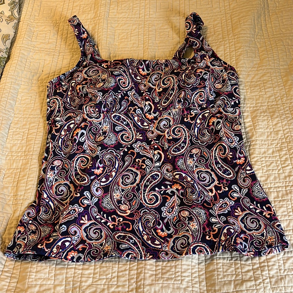New Lands End swim suit top 10 DD. Paisley. Navy background.